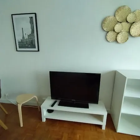 Cozy 1 Bedroom La Defense Apartment *