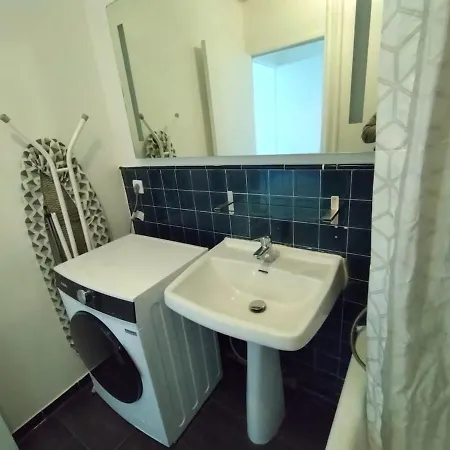 Cozy 1 Bedroom La Defense Apartment Courbevoie