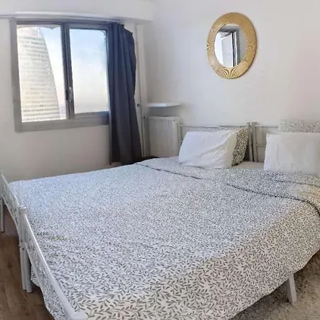 Cozy 1 Bedroom La Defense Appartement
